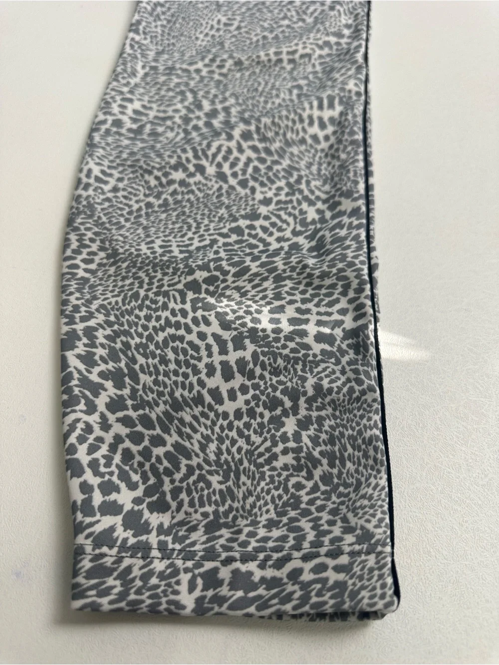 Nike women’s XL dry fit high waist grey leopard print pull on active leggings